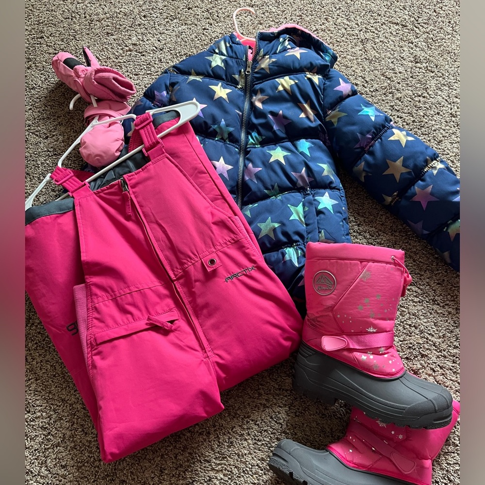 Girls Complete Snow Gear. Like new.